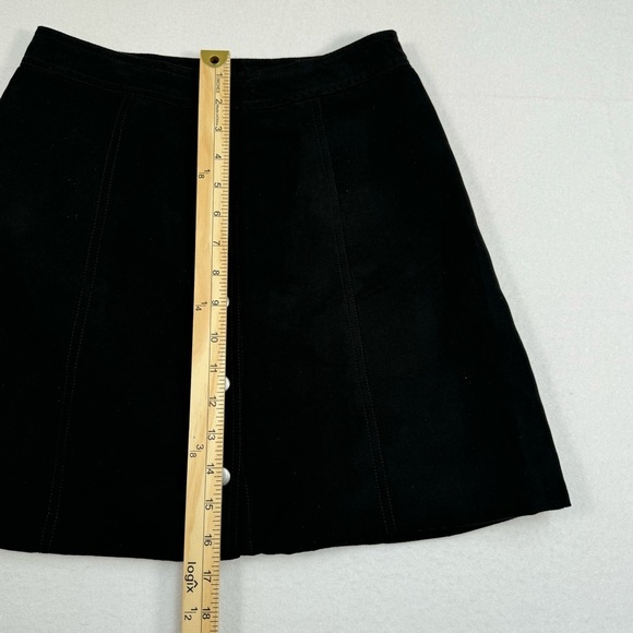H & M Divided Suede A Line Mini Skirt Womens Size 4 Snap Button Down Black Lined - Picture 4 of 8
